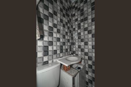 Banheiro de casa para alugar com 1 quarto, 20m² em Costa E Silva, Porto Alegre