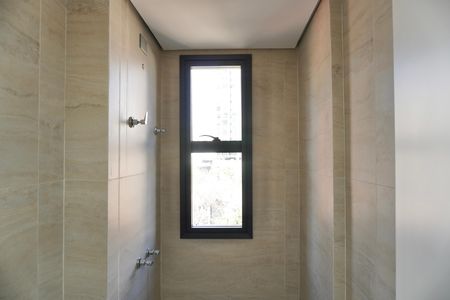 Apartamento à venda com 93m², 3 quartos e 2 vagas Apartamento à venda com 93m², 3 quartos e 2 vagasBanheiro das Semi Suítes