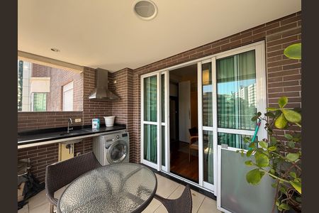 Apartamento à venda com 40m², 1 quarto e 1 vaga Apartamento à venda com 40m², 1 quarto e 1 vagaVaranda