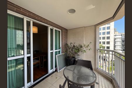 Apartamento à venda com 40m², 1 quarto e 1 vaga Apartamento à venda com 40m², 1 quarto e 1 vagaVaranda