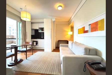 Sala/Cozinha de apartamento à venda com 1 quarto, 40m² em Vila Olímpia, São Paulo