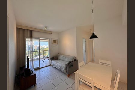Sala de apartamento para alugar com 2 quartos, 75m² em Recreio dos Bandeirantes, Rio de Janeiro