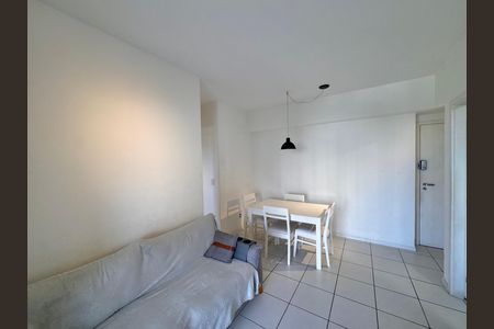Sala de apartamento para alugar com 2 quartos, 75m² em Recreio dos Bandeirantes, Rio de Janeiro
