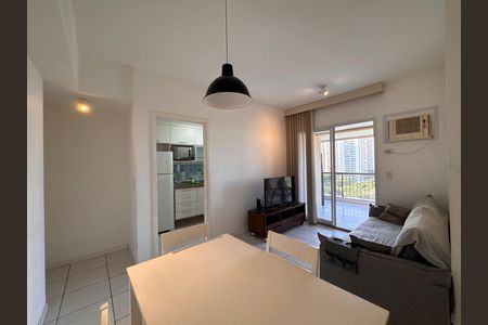 Sala de apartamento para alugar com 2 quartos, 75m² em Recreio dos Bandeirantes, Rio de Janeiro