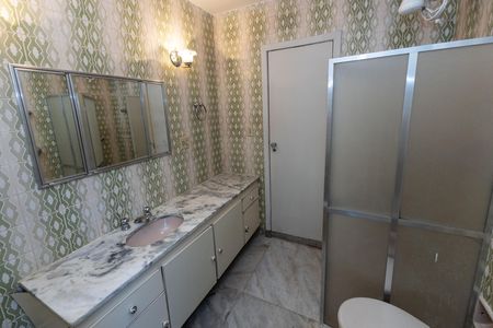 Banheiro da Suíte 1  de apartamento para alugar com 4 quartos, 270m² em Santo Antônio, Belo Horizonte