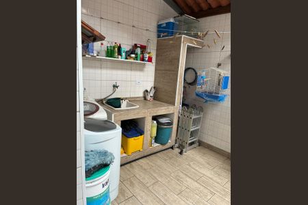 Área de serviço de casa para alugar com 2 quartos, 56m² em Parque Cisper, São Paulo