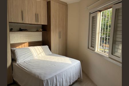 Quarto 1 de casa para alugar com 2 quartos, 56m² em Parque Cisper, São Paulo