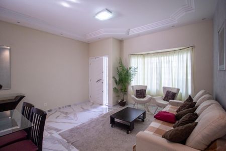 Casa de condomínio para alugar com 235m², 4 quartos e 4 vagas Casa de condomínio para alugar com 235m², 4 quartos e 4 vagasSala
