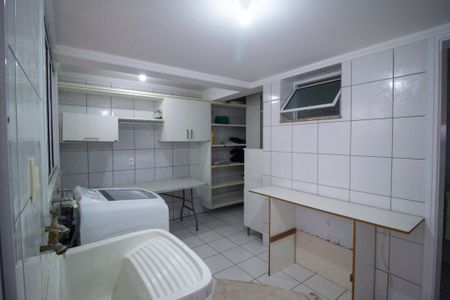 Casa de condomínio para alugar com 235m², 4 quartos e 4 vagas Casa de condomínio para alugar com 235m², 4 quartos e 4 vagasÁrea de Serviço