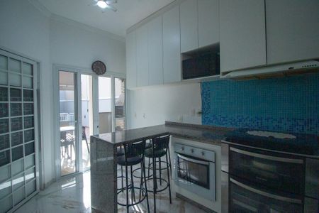Casa de condomínio para alugar com 235m², 4 quartos e 4 vagas Casa de condomínio para alugar com 235m², 4 quartos e 4 vagasCozinha