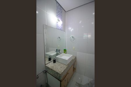 Casa de condomínio para alugar com 235m², 4 quartos e 4 vagas Casa de condomínio para alugar com 235m², 4 quartos e 4 vagasBanheiro da Suíte 2