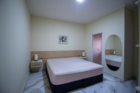 Casa de condomínio para alugar com 235m², 4 quartos e 4 vagas Casa de condomínio para alugar com 235m², 4 quartos e 4 vagasSuite