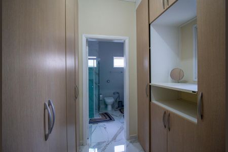 Casa de condomínio para alugar com 235m², 4 quartos e 4 vagas Casa de condomínio para alugar com 235m², 4 quartos e 4 vagasSuite