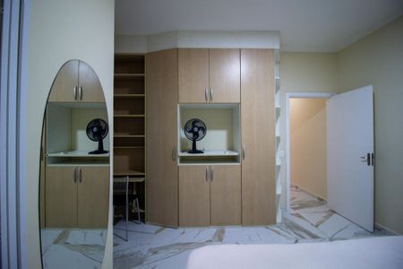 Casa de condomínio para alugar com 235m², 4 quartos e 4 vagas Casa de condomínio para alugar com 235m², 4 quartos e 4 vagasSuite