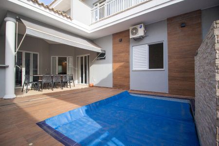 Casa de condomínio para alugar com 235m², 4 quartos e 4 vagas Casa de condomínio para alugar com 235m², 4 quartos e 4 vagasArea Externa