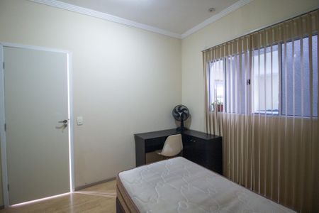 Casa de condomínio para alugar com 235m², 4 quartos e 4 vagas Casa de condomínio para alugar com 235m², 4 quartos e 4 vagasQuarto 2
