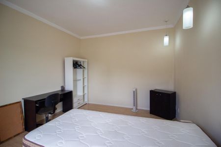 Casa de condomínio para alugar com 235m², 4 quartos e 4 vagas Casa de condomínio para alugar com 235m², 4 quartos e 4 vagasQuarto 1