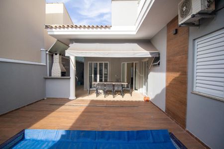 Casa de condomínio para alugar com 235m², 4 quartos e 4 vagas Casa de condomínio para alugar com 235m², 4 quartos e 4 vagasArea Externa