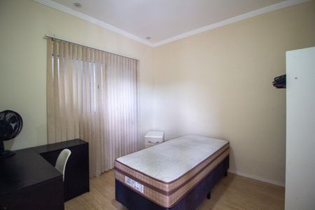 Casa de condomínio para alugar com 235m², 4 quartos e 4 vagas Casa de condomínio para alugar com 235m², 4 quartos e 4 vagasQuarto 2