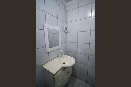 Casa de condomínio para alugar com 235m², 4 quartos e 4 vagas Casa de condomínio para alugar com 235m², 4 quartos e 4 vagasBanheiro de serviço