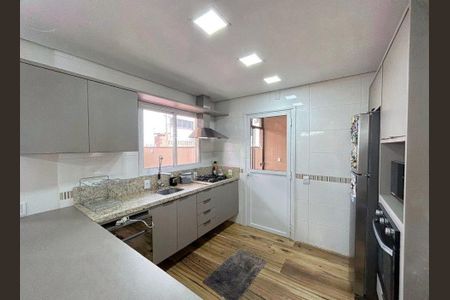 Cozinha de casa de condomínio para alugar com 3 quartos, 168m² em Hípica, Porto Alegre