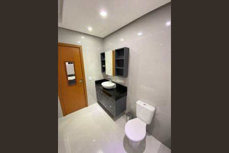 Banheiro 3 de casa de condomínio para alugar com 3 quartos, 168m² em Hípica, Porto Alegre