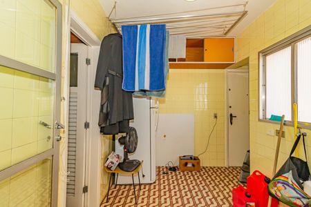 Apartamento à venda com 127m², 4 quartos e 2 vagas Apartamento à venda com 127m², 4 quartos e 2 vagasÁrea de Serviço