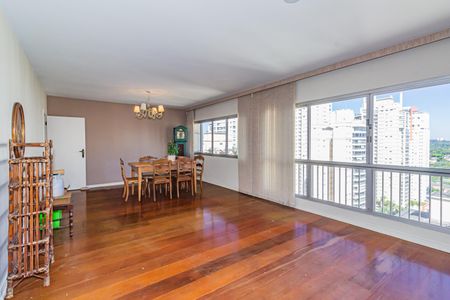 Apartamento à venda com 127m², 4 quartos e 2 vagas Apartamento à venda com 127m², 4 quartos e 2 vagasSala
