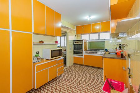 Apartamento à venda com 127m², 4 quartos e 2 vagas Apartamento à venda com 127m², 4 quartos e 2 vagasCozinha