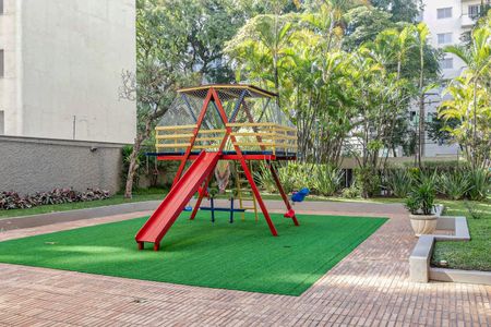 Apartamento à venda com 127m², 4 quartos e 2 vagas Apartamento à venda com 127m², 4 quartos e 2 vagasÁrea comum - Playground