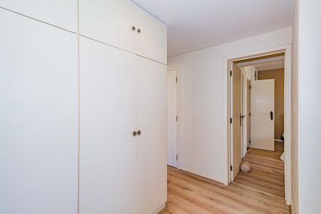 Apartamento à venda com 127m², 4 quartos e 2 vagas Apartamento à venda com 127m², 4 quartos e 2 vagasCorredor