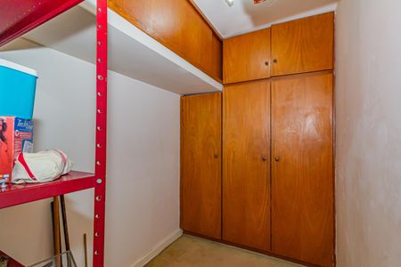 Apartamento à venda com 127m², 4 quartos e 2 vagas Apartamento à venda com 127m², 4 quartos e 2 vagasQuarto de Serviço