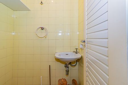 Apartamento à venda com 127m², 4 quartos e 2 vagas Apartamento à venda com 127m², 4 quartos e 2 vagasBanheiro de serviço