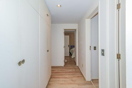 Apartamento à venda com 127m², 4 quartos e 2 vagas Apartamento à venda com 127m², 4 quartos e 2 vagasCorredor