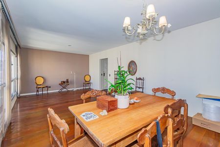 Apartamento à venda com 127m², 4 quartos e 2 vagas Apartamento à venda com 127m², 4 quartos e 2 vagasSala