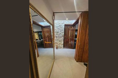 Casa à venda com 4 quartos, 280m² em Vila Inah, São Paulo