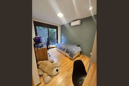 Casa à venda com 4 quartos, 280m² em Vila Inah, São Paulo