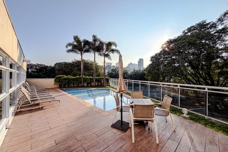 Apartamento à venda com 150m², 3 quartos e 4 vagas Apartamento à venda com 150m², 3 quartos e 4 vagasÁrea comum - Piscina