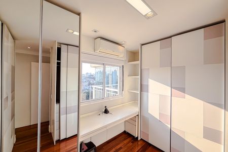 Apartamento à venda com 150m², 3 quartos e 4 vagas Apartamento à venda com 150m², 3 quartos e 4 vagasQuarto 3
