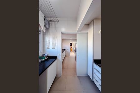 Apartamento à venda com 150m², 3 quartos e 4 vagas Apartamento à venda com 150m², 3 quartos e 4 vagasÁrea de Serviço