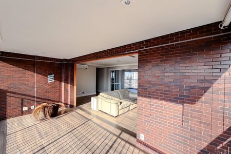 Apartamento à venda com 150m², 3 quartos e 4 vagas Apartamento à venda com 150m², 3 quartos e 4 vagasVaranda da Sala