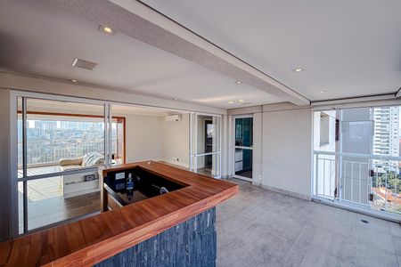 Apartamento à venda com 150m², 3 quartos e 4 vagas Apartamento à venda com 150m², 3 quartos e 4 vagasVaranda da Sala