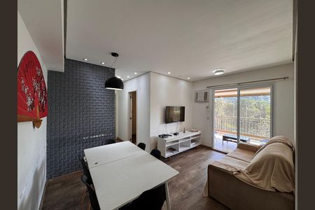 Sala de apartamento para alugar com 2 quartos, 75m² em Recreio dos Bandeirantes, Rio de Janeiro