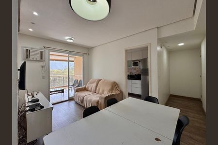 Sala de apartamento para alugar com 2 quartos, 75m² em Recreio dos Bandeirantes, Rio de Janeiro