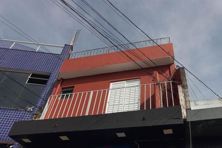Casa para alugar com 90m², 2 quartos e sem vaga Casa para alugar com 90m², 2 quartos e sem vagaFachada