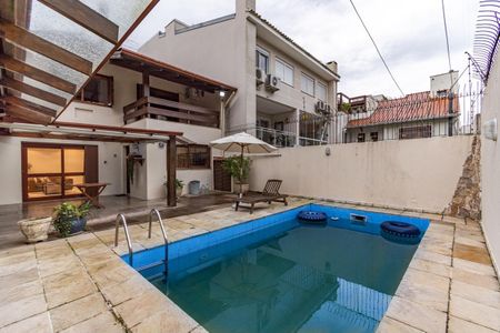 Casa para alugar com 311m², 4 quartos e 4 vagas