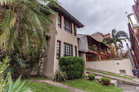 Casa para alugar com 311m², 4 quartos e 4 vagas