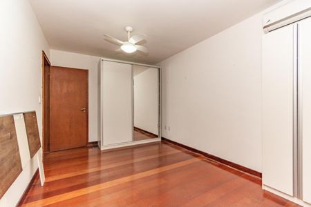 Casa para alugar com 4 quartos, 311m² em Chácara das Pedras, Porto Alegre