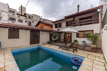 Casa para alugar com 311m², 4 quartos e 4 vagas