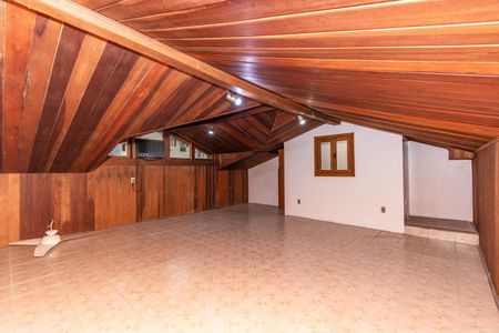 Casa para alugar com 311m², 4 quartos e 4 vagas